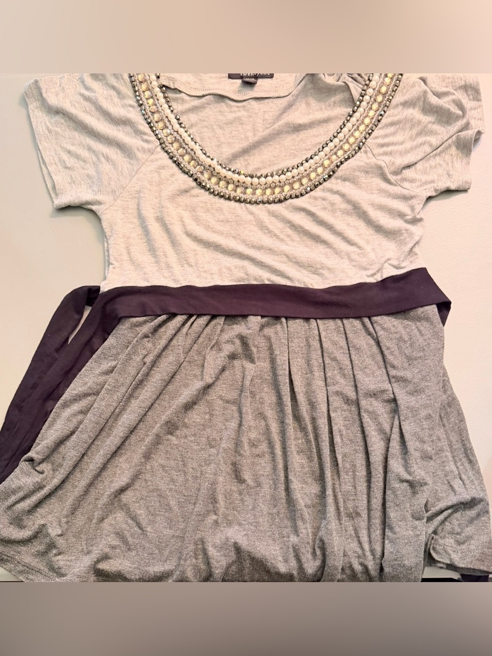 SZ MED Womens Dressy Shirt Black & Grey Short Sleeve W/ Tie Back Embellishment